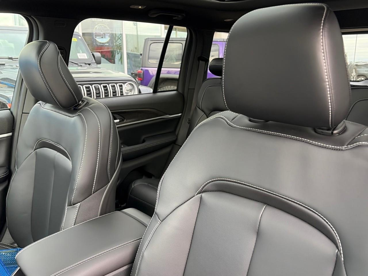 2025 Jeep Grand Cherokee Limited 4dr 4x4 Photo