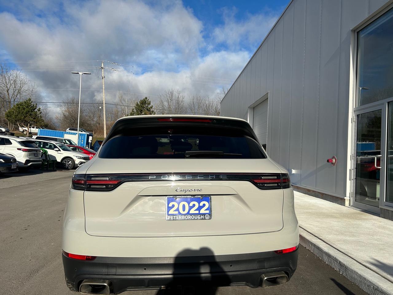 2022 Porsche Cayenne  Photo3
