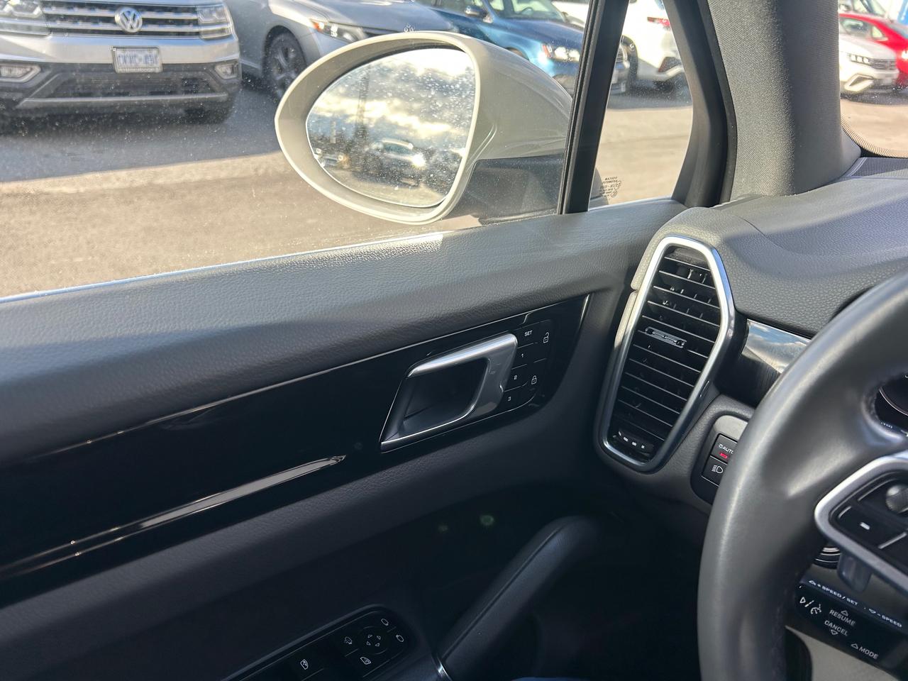 2022 Porsche Cayenne  Photo