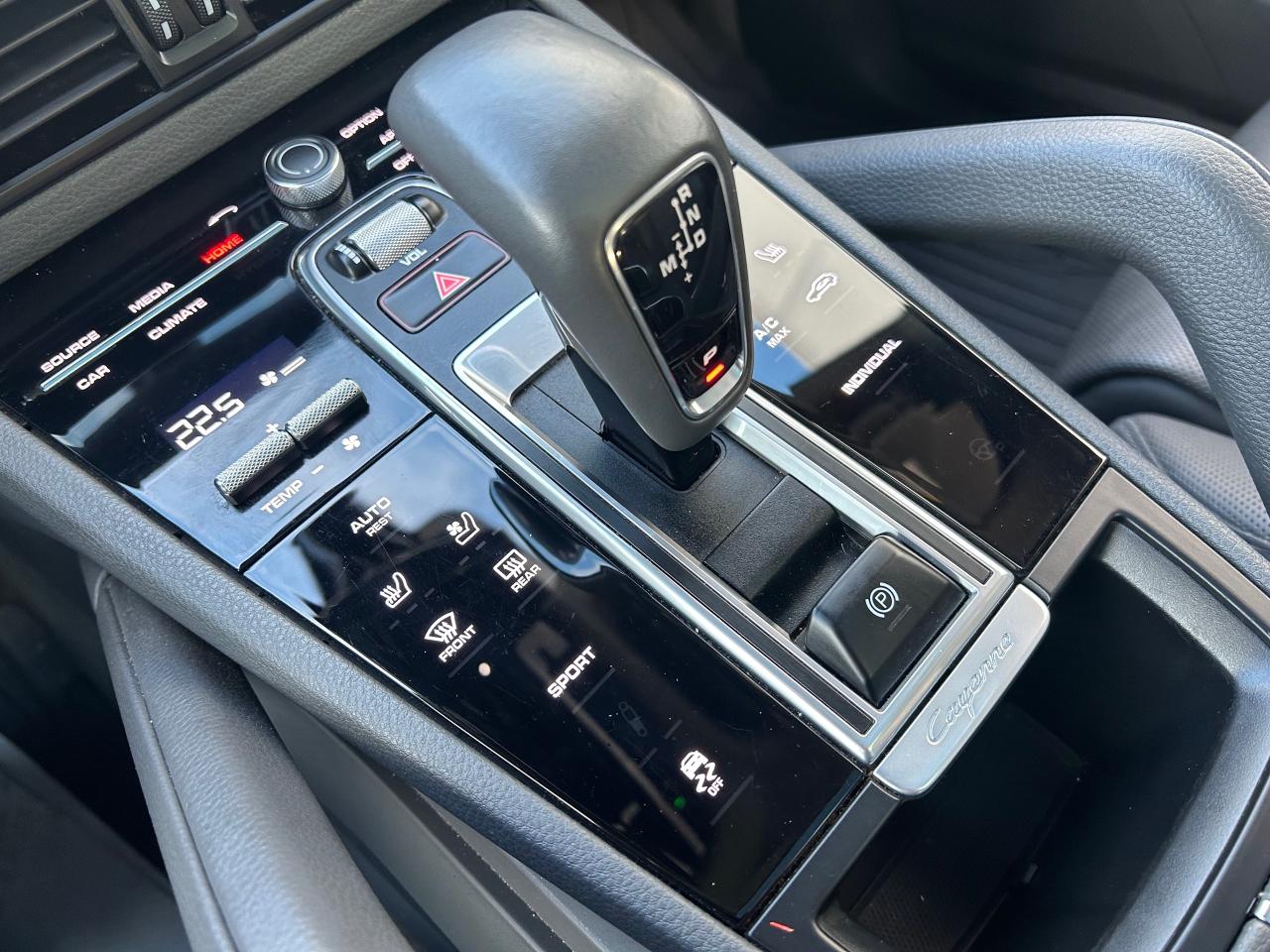 2022 Porsche Cayenne  Photo