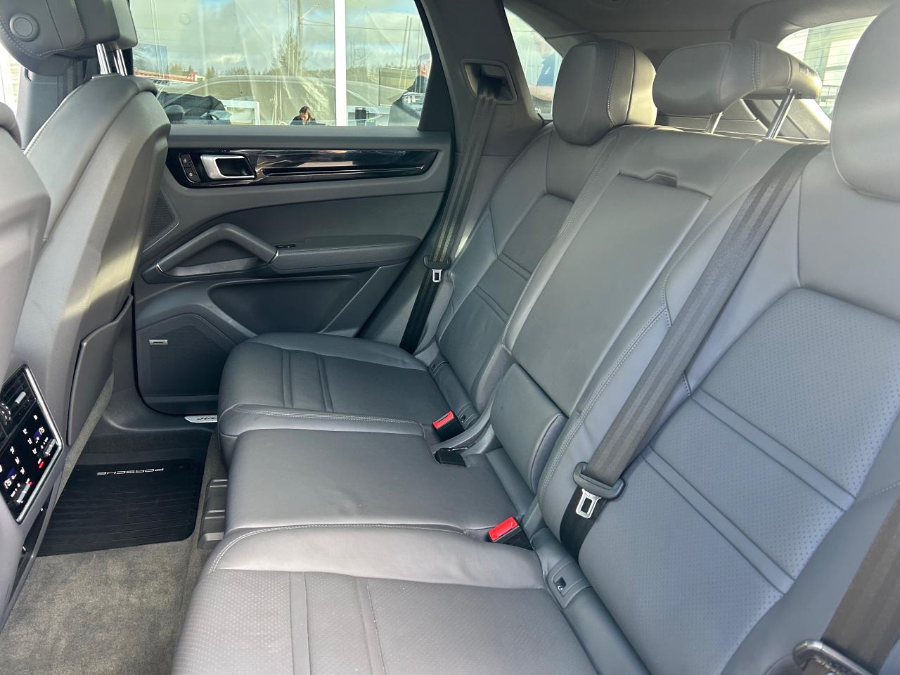 2022 Porsche Cayenne  Photo