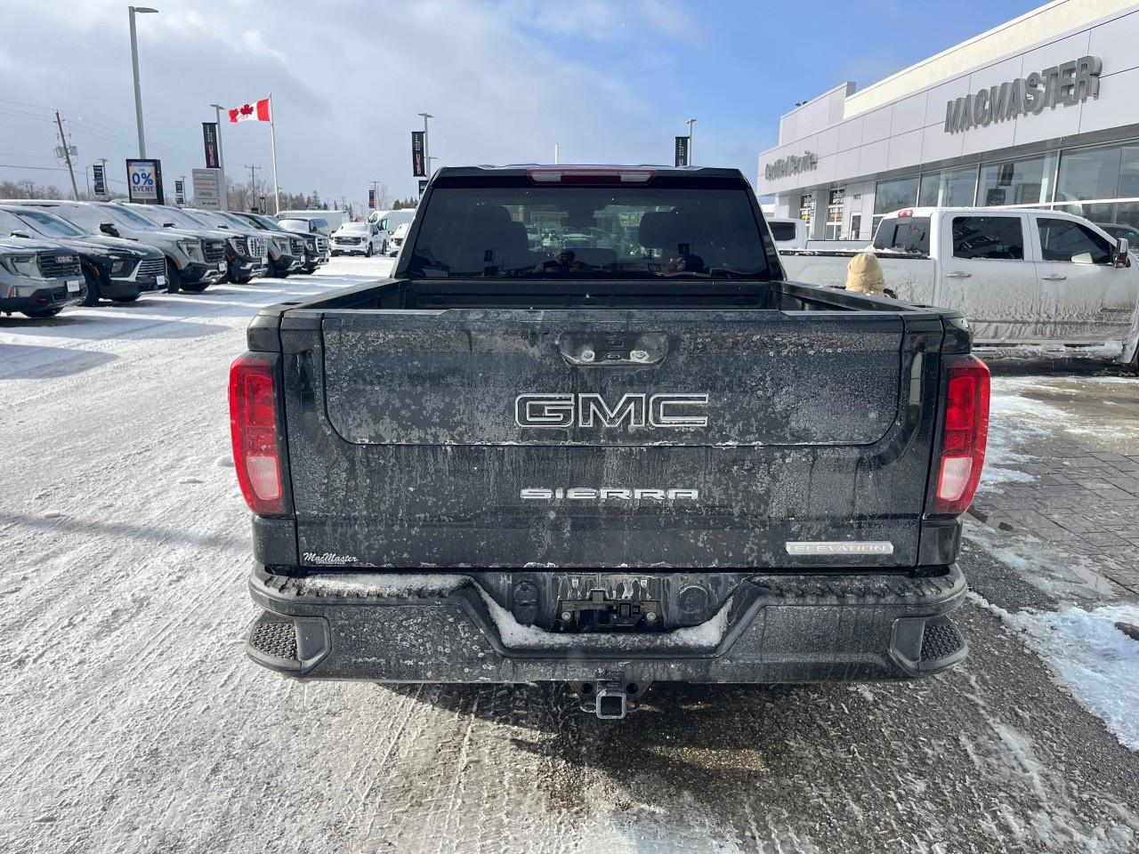 2023 GMC Sierra 1500 Crew Cab Short Box 4-Wheel Drive Elevation Photo4