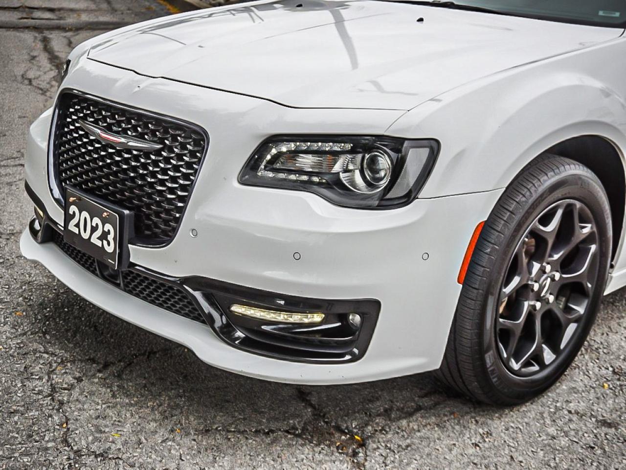 2023 Chrysler 300  Photo