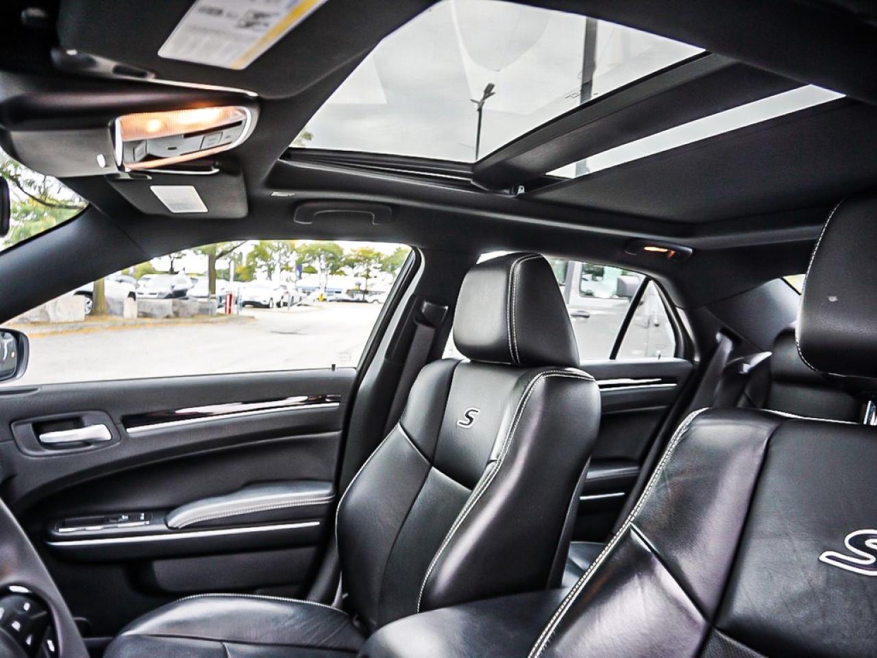 2023 Chrysler 300  Photo