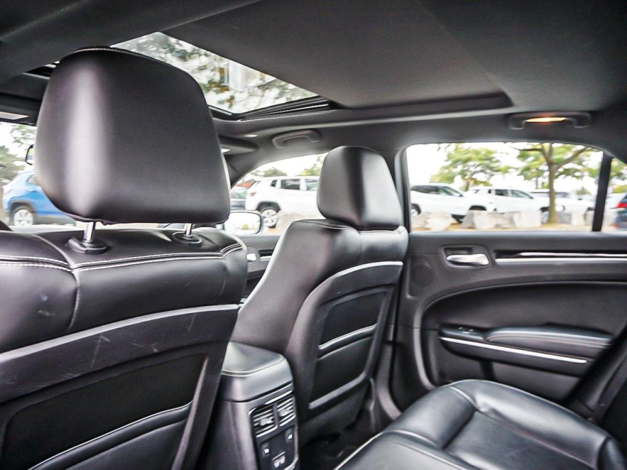 2023 Chrysler 300  Photo