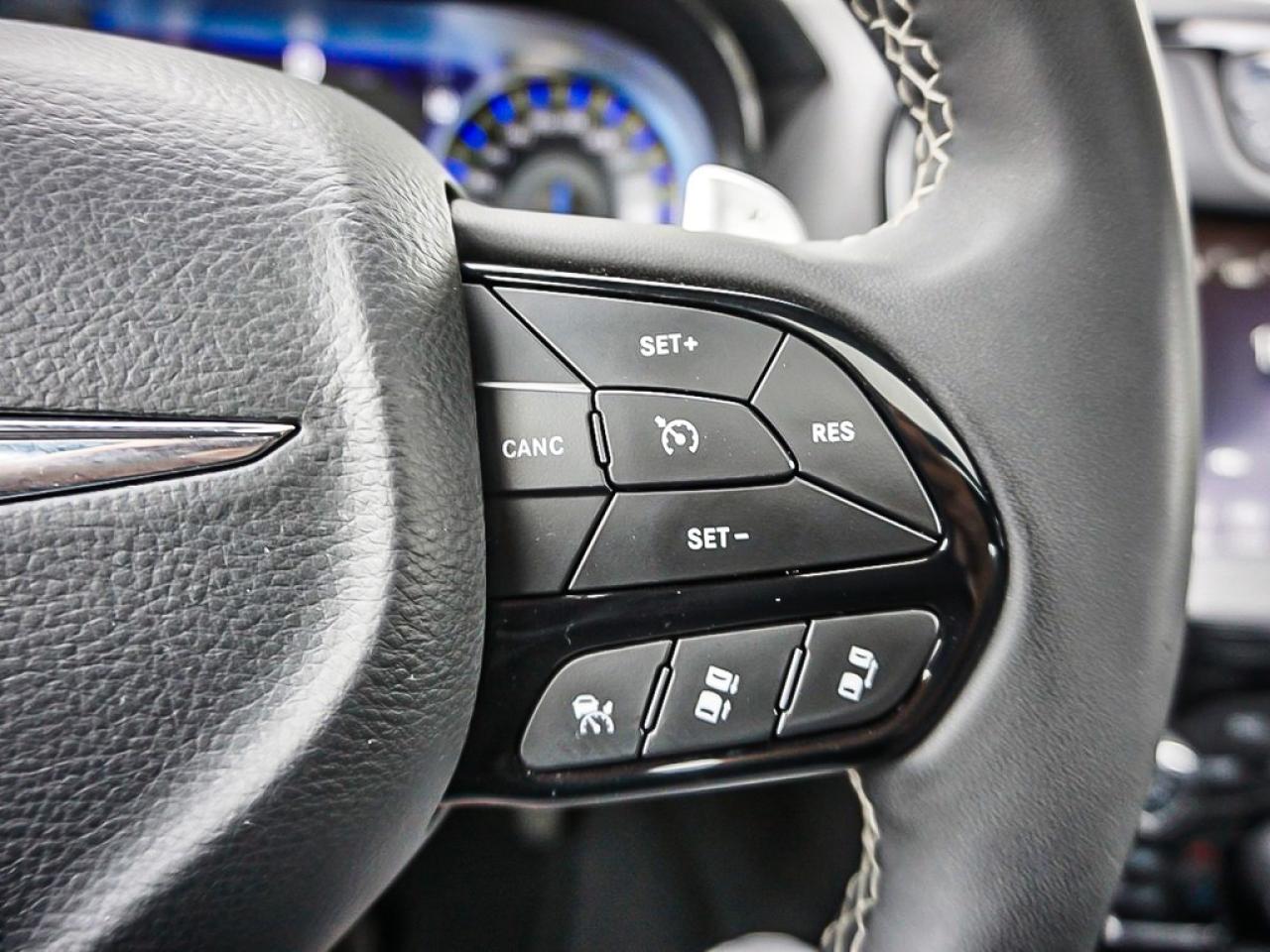 2023 Chrysler 300  Photo