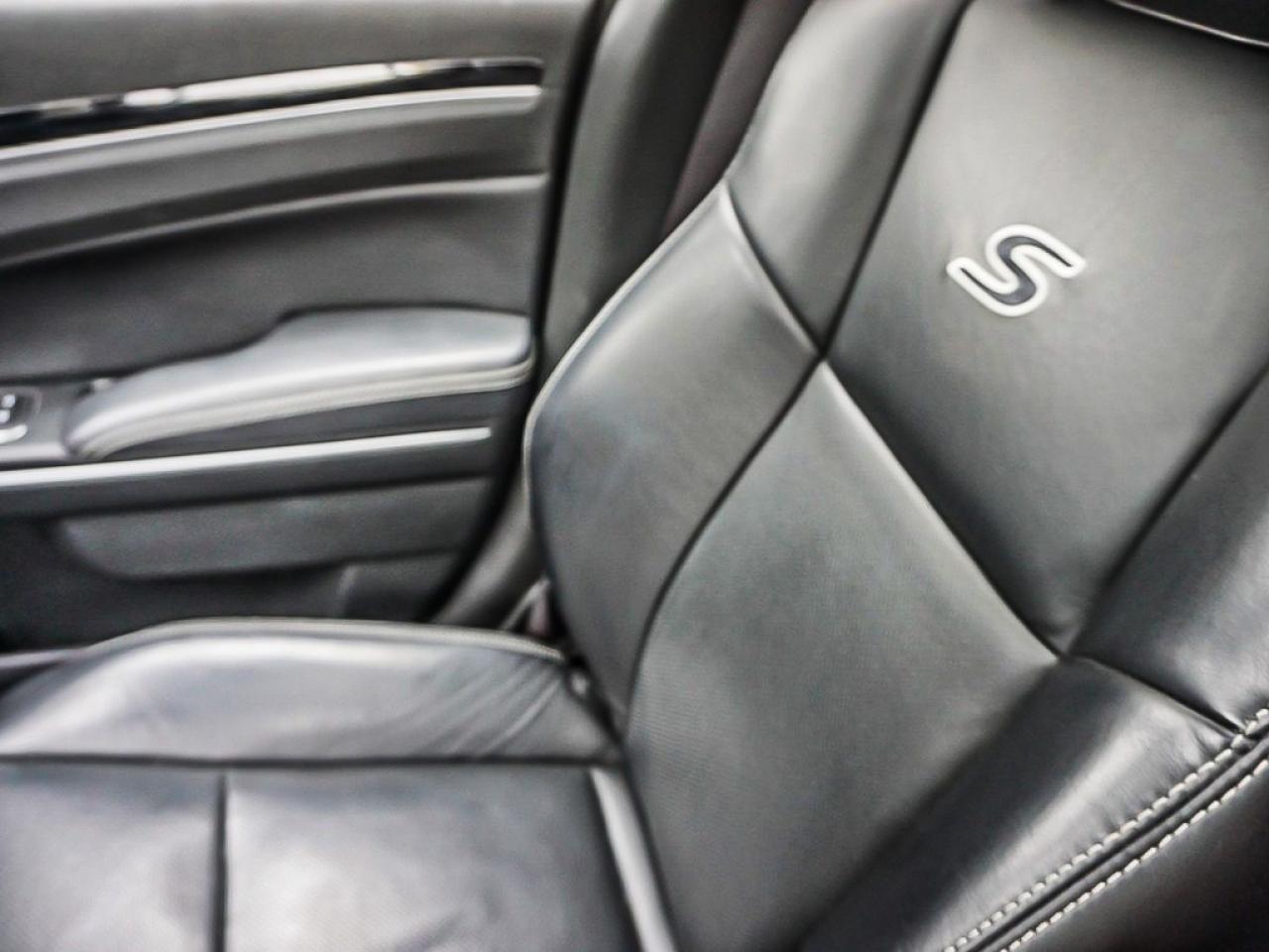 2023 Chrysler 300  Photo