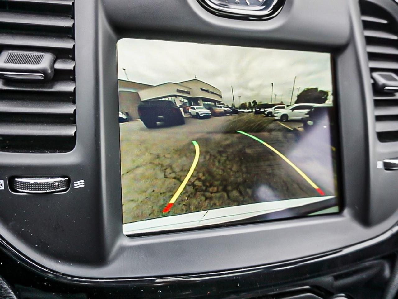 2023 Chrysler 300  Photo