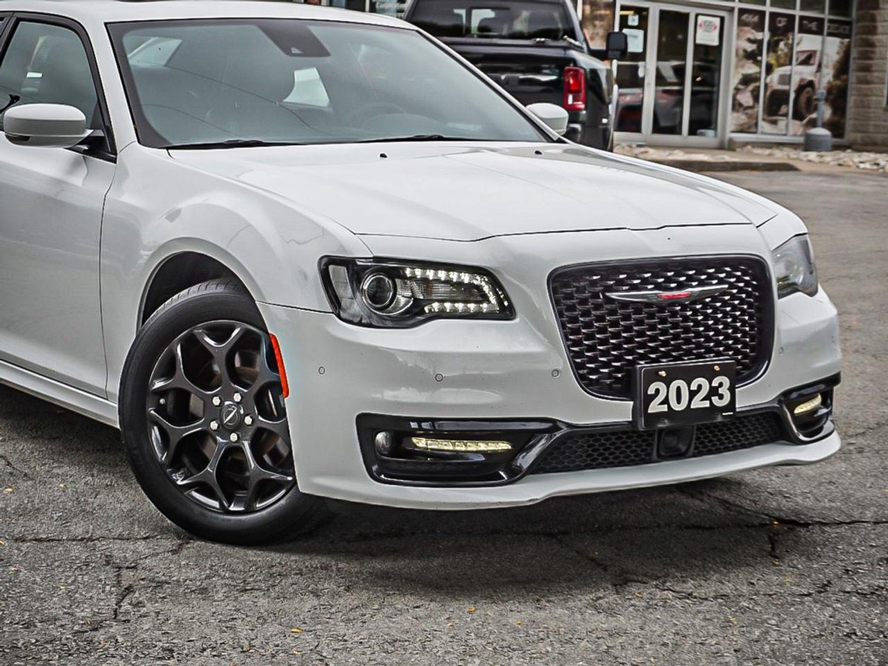 2023 Chrysler 300  Photo