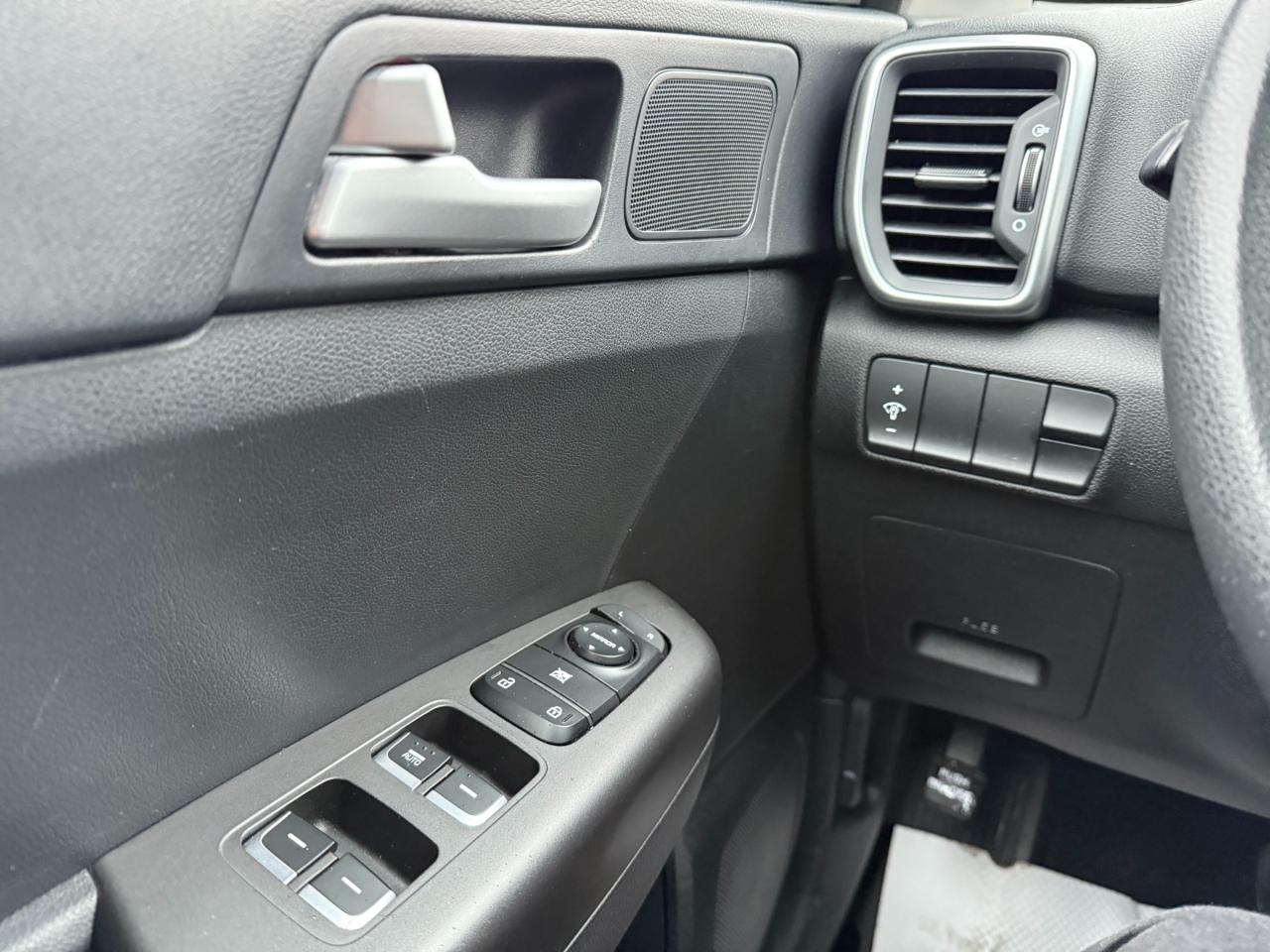 2020 Kia Sportage LX 4dr Front-wheel Drive Photo