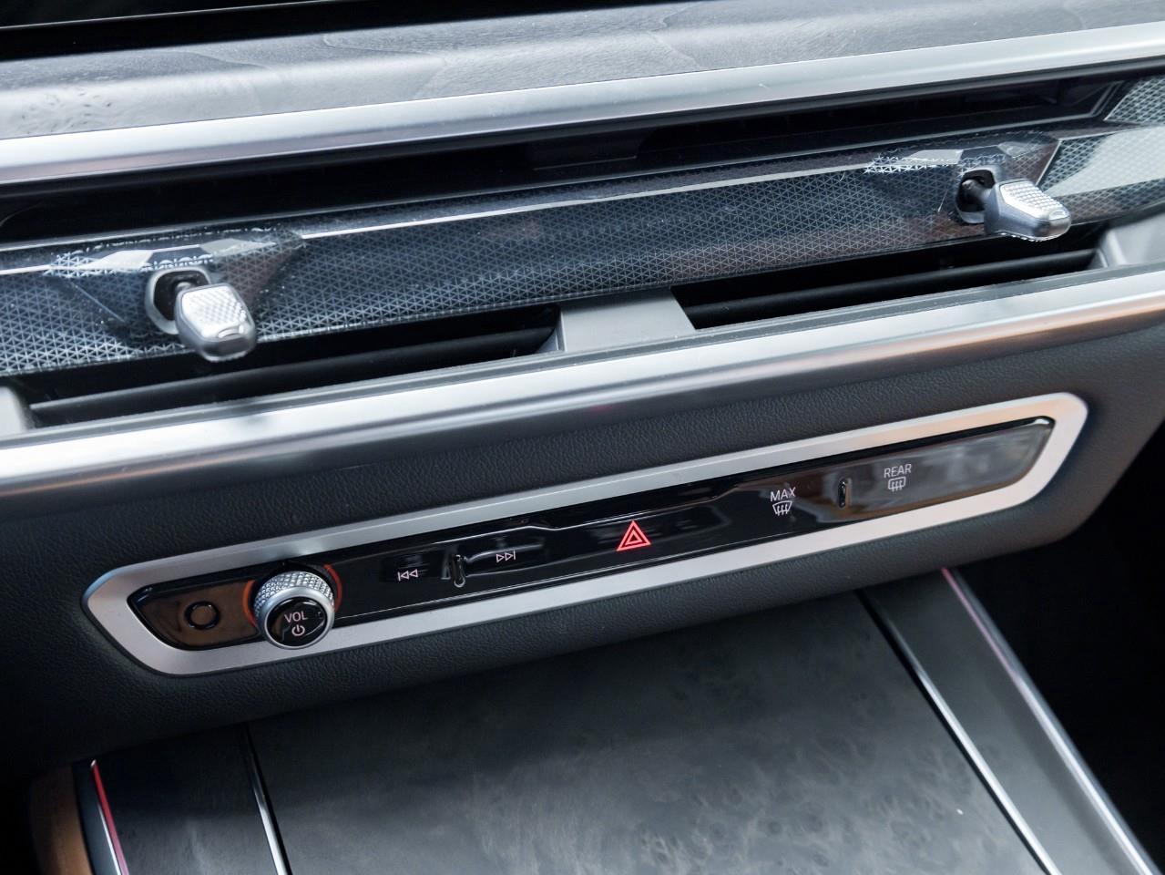 2025 BMW X5 xDrive40i 4dr All-Wheel Drive Sports Activity Vehicle Photo