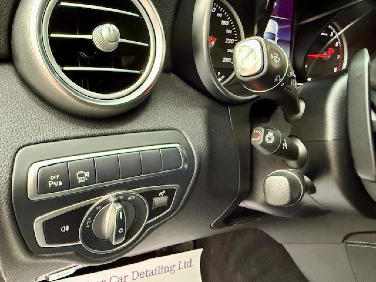 2019 Mercedes-Benz GLC300 GLC 300 4MATIC SUV Photo