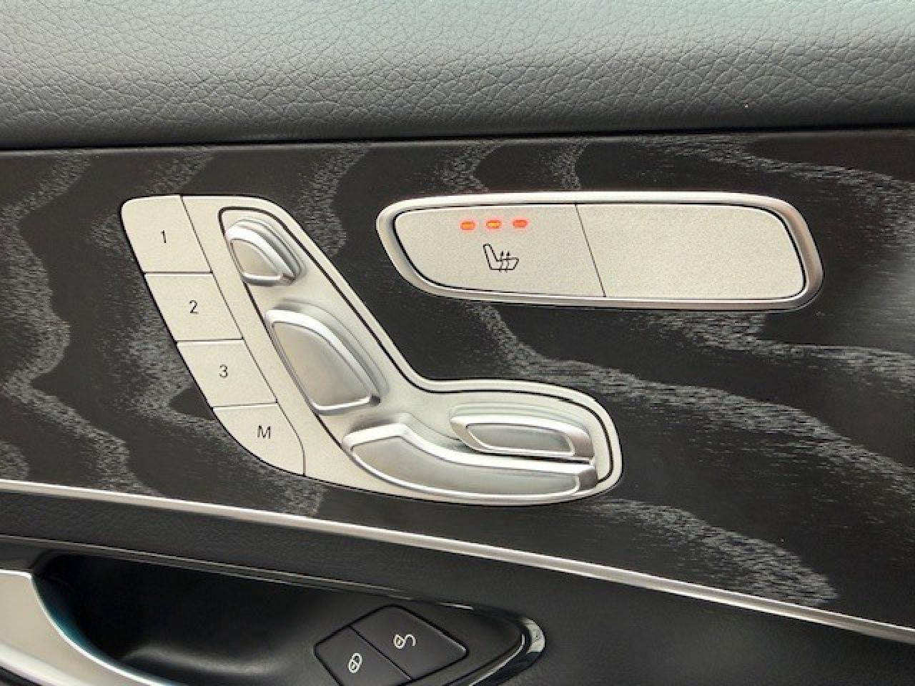 2019 Mercedes-Benz GLC300 GLC 300 4MATIC SUV Photo