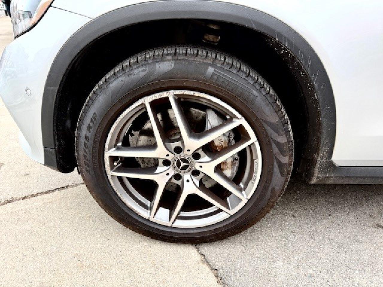 2019 Mercedes-Benz GLC300 GLC 300 4MATIC SUV Photo