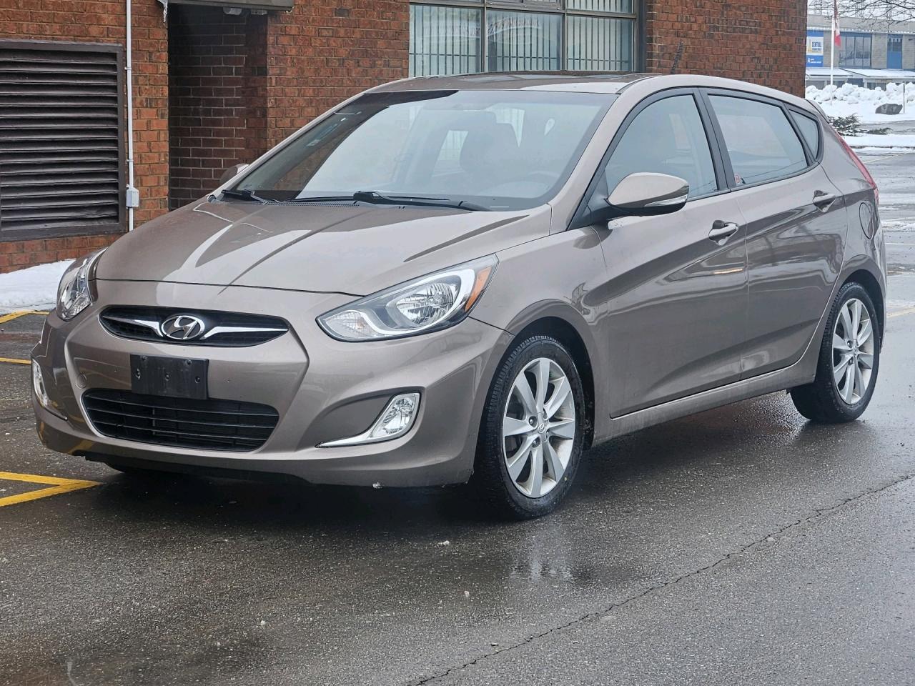2012 Hyundai Accent 5DR HB AUTO GLS Photo2