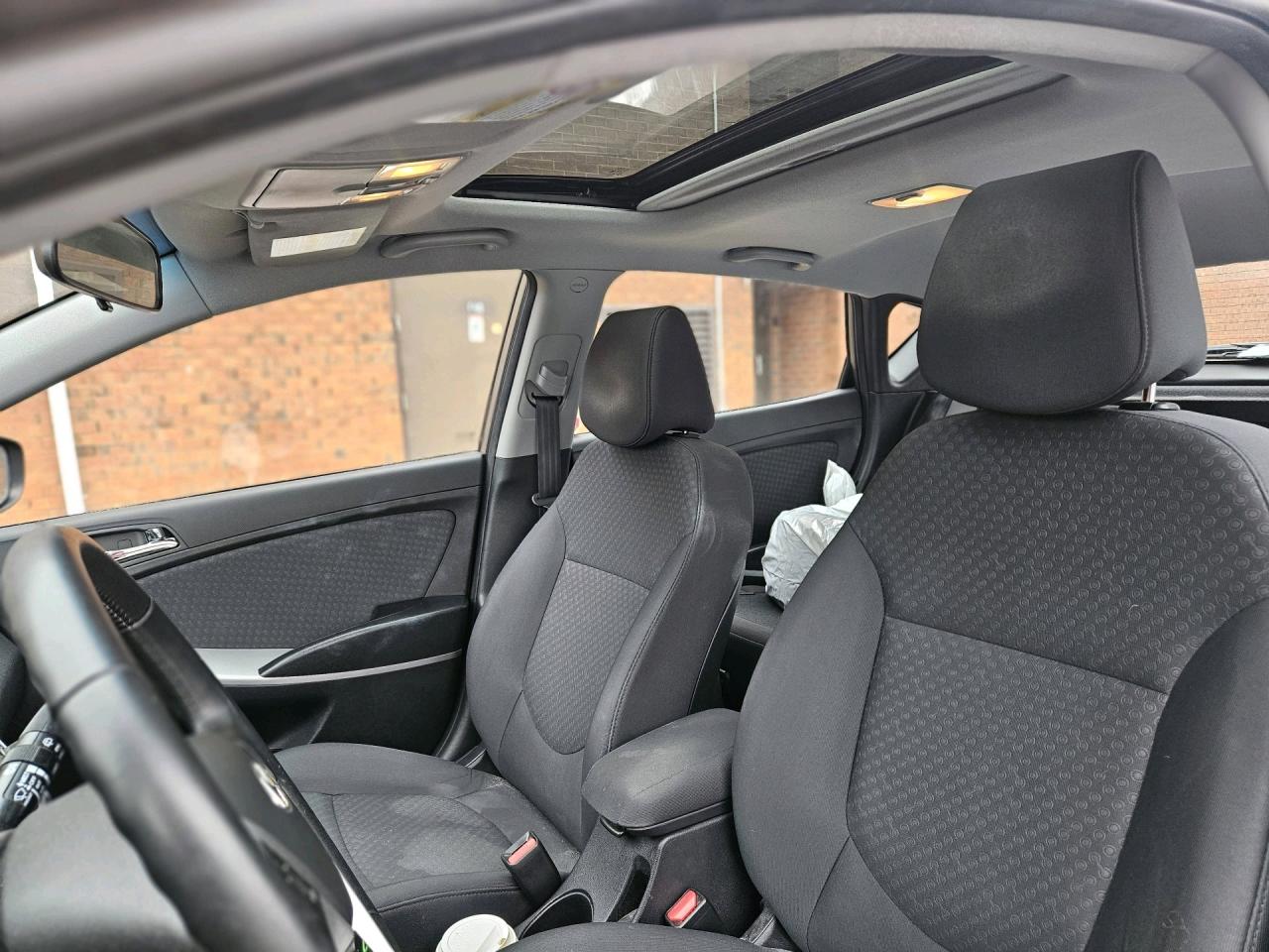 2012 Hyundai Accent 5DR HB AUTO GLS Photo