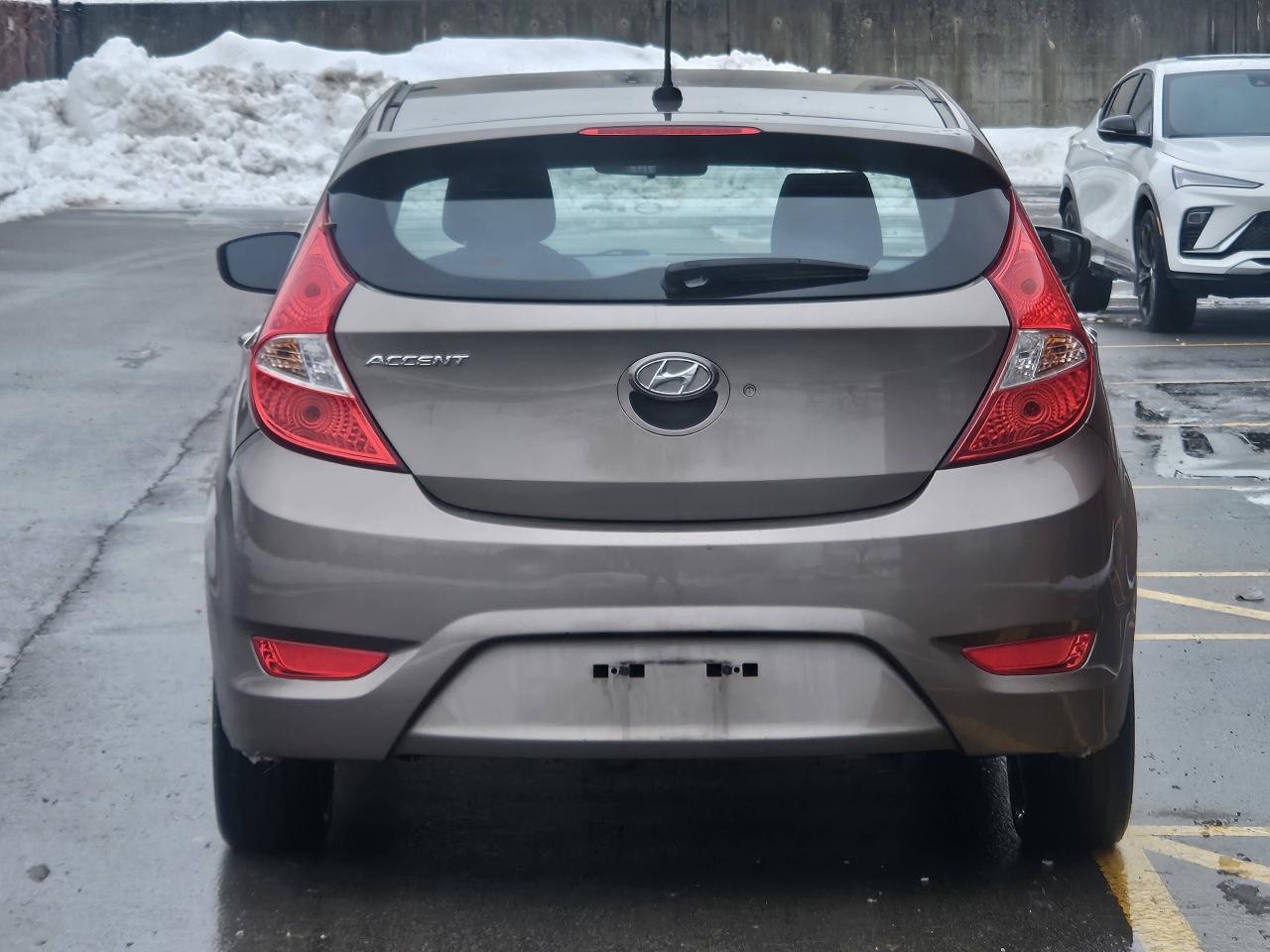2012 Hyundai Accent 5DR HB AUTO GLS Photo