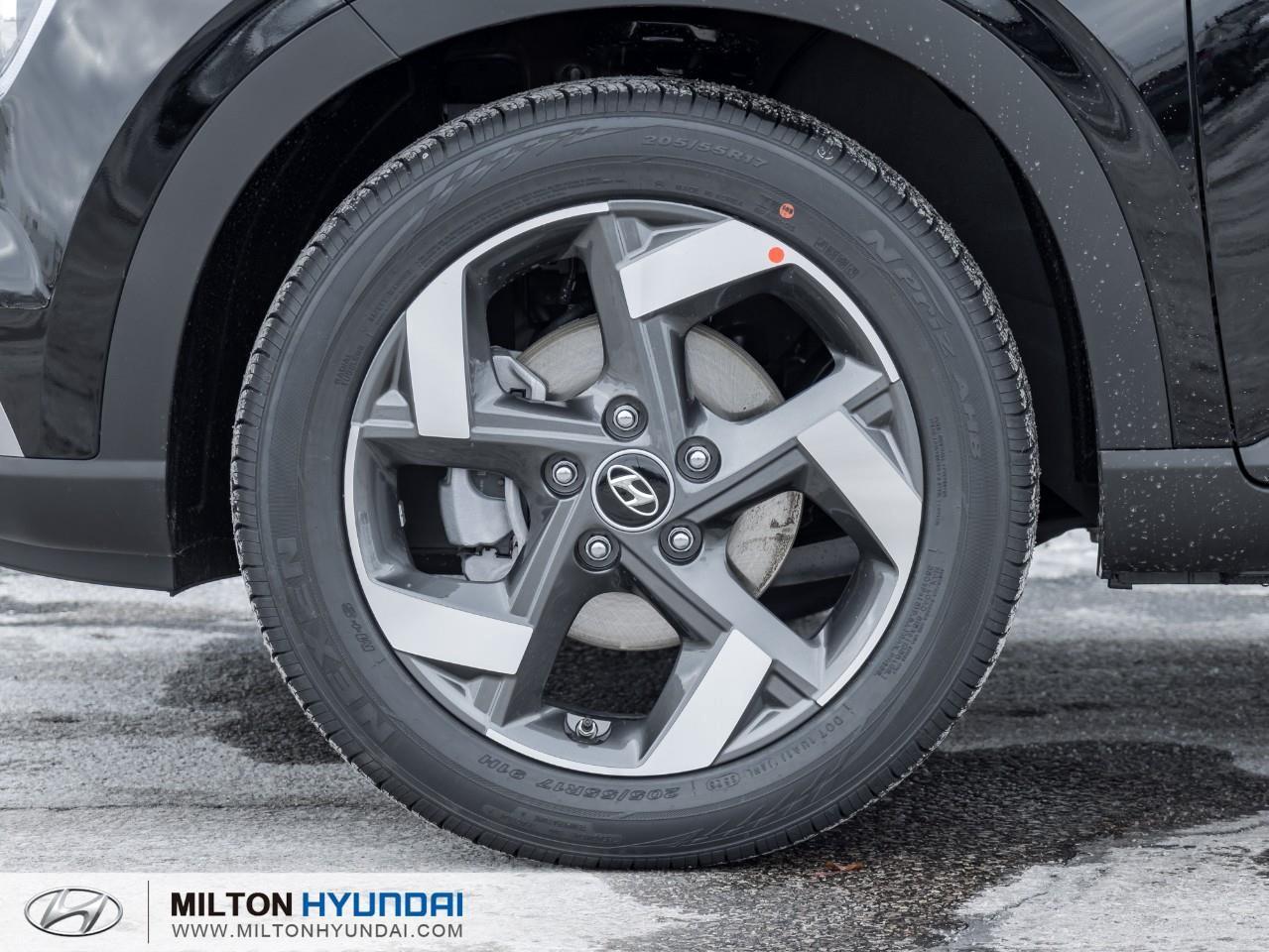 2026 Hyundai Venue Ultimate w/Black Interior 4dr Front-Wheel Drive Photo3