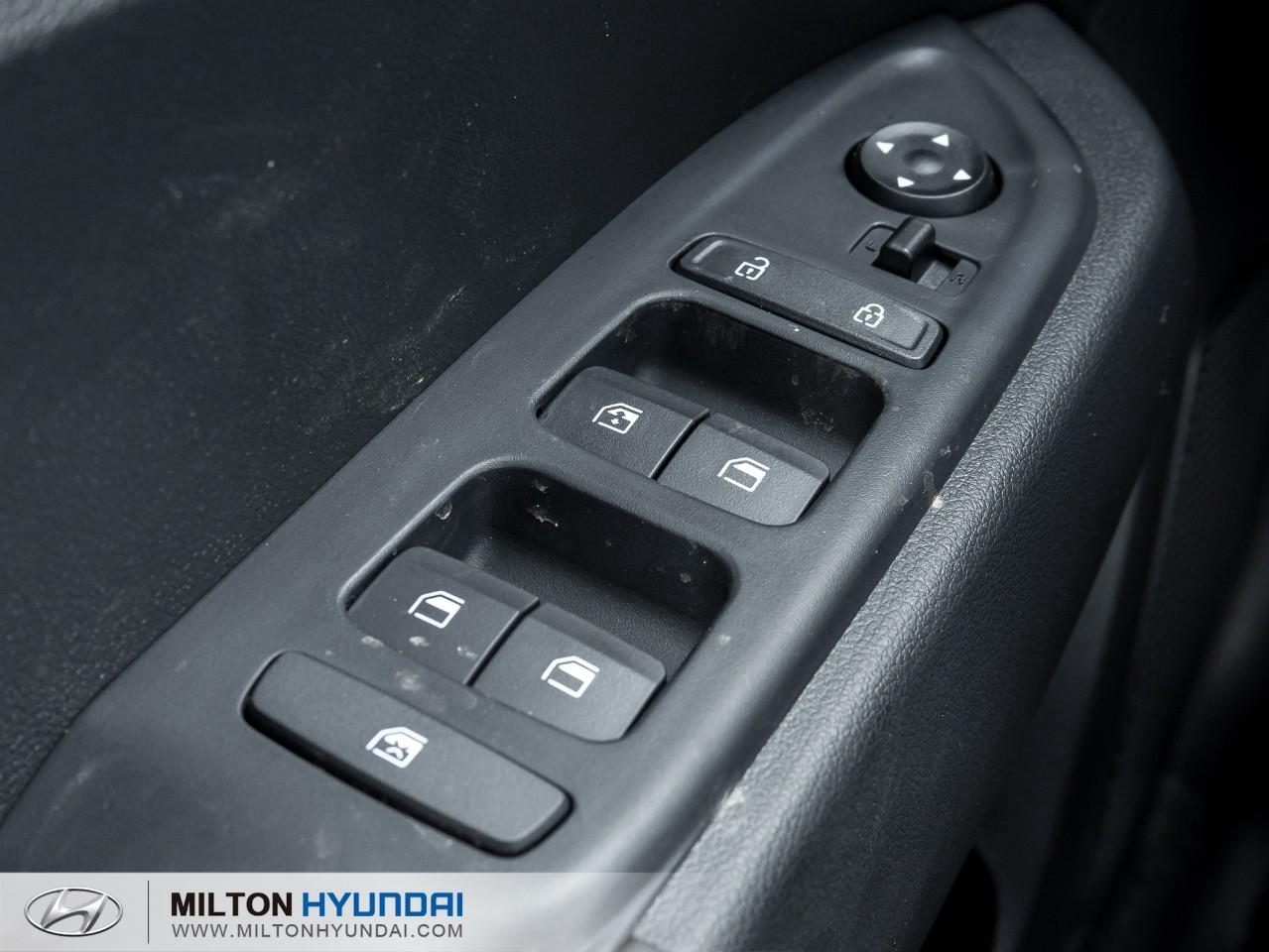 2026 Hyundai Venue Ultimate w/Black Interior 4dr Front-Wheel Drive Photo