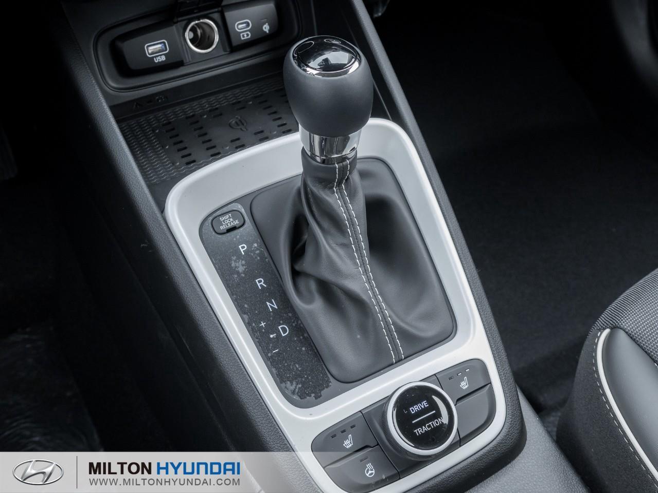 2026 Hyundai Venue Ultimate w/Black Interior 4dr Front-Wheel Drive Photo