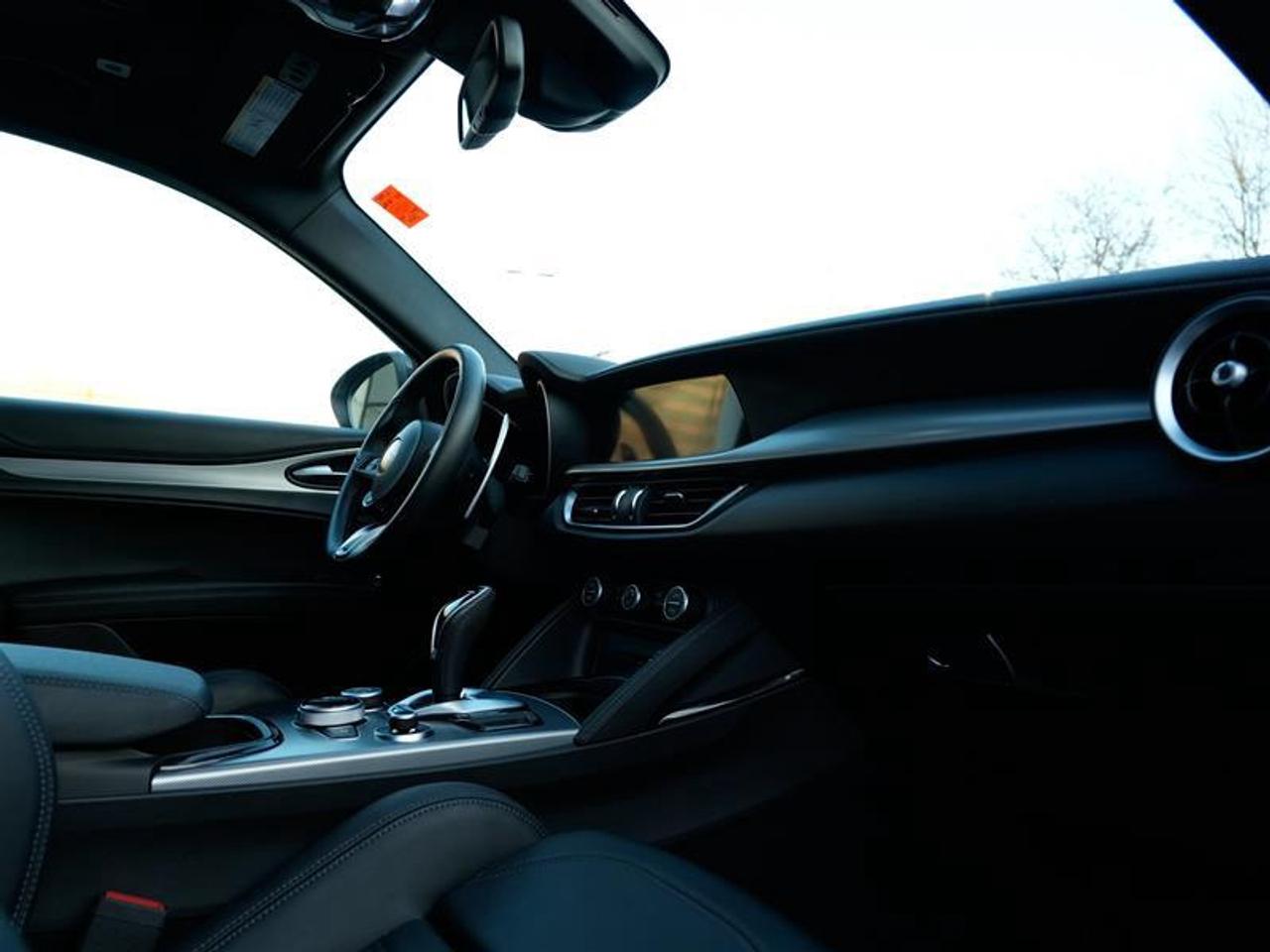 2025 Alfa Romeo Stelvio AWD Photo