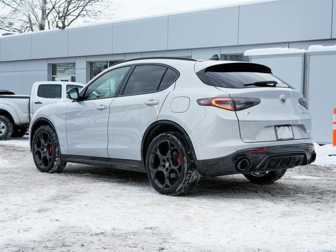 2025 Alfa Romeo Stelvio AWD Photo