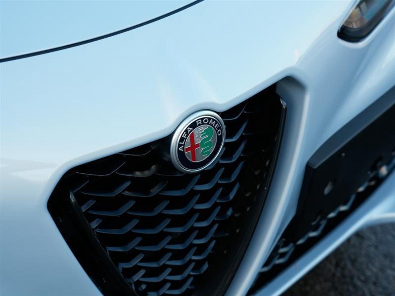 2025 Alfa Romeo Stelvio AWD Photo