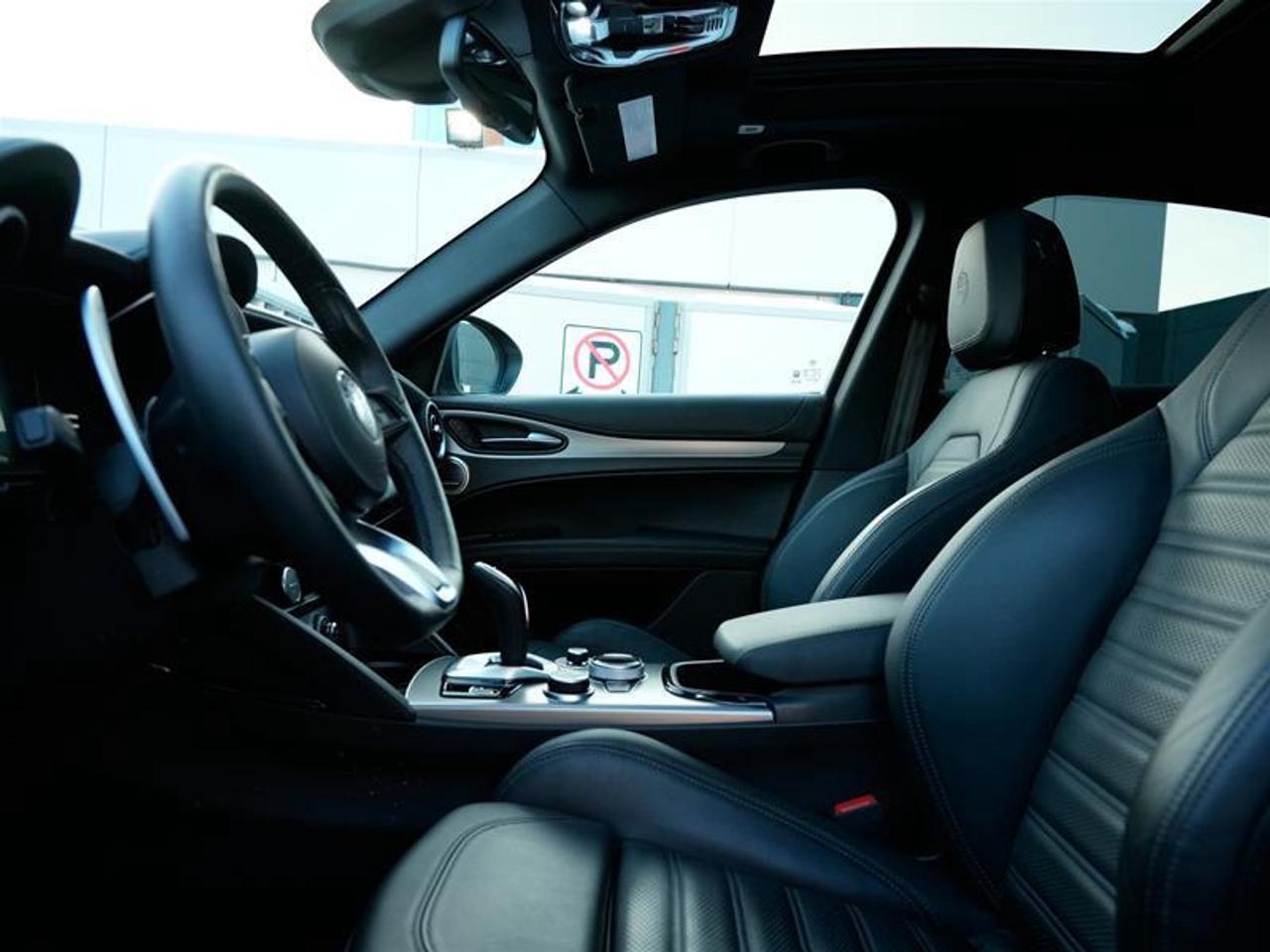 2025 Alfa Romeo Stelvio AWD Photo