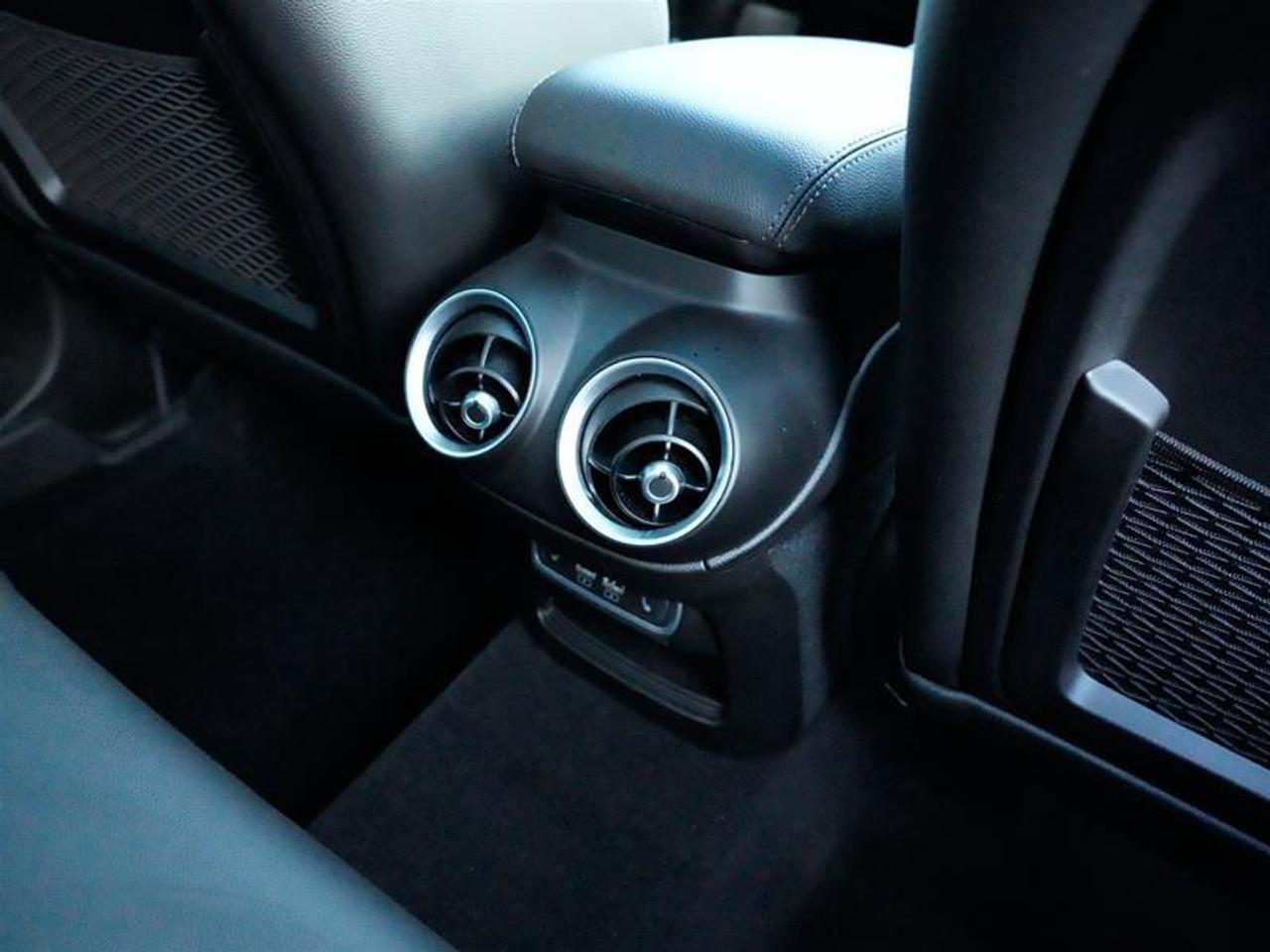 2025 Alfa Romeo Stelvio AWD Photo