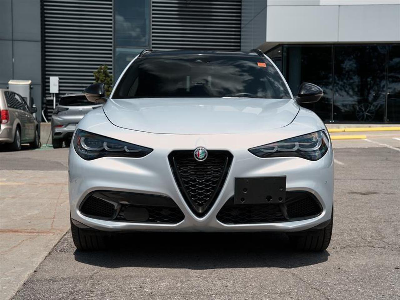 2025 Alfa Romeo Stelvio AWD Photo5
