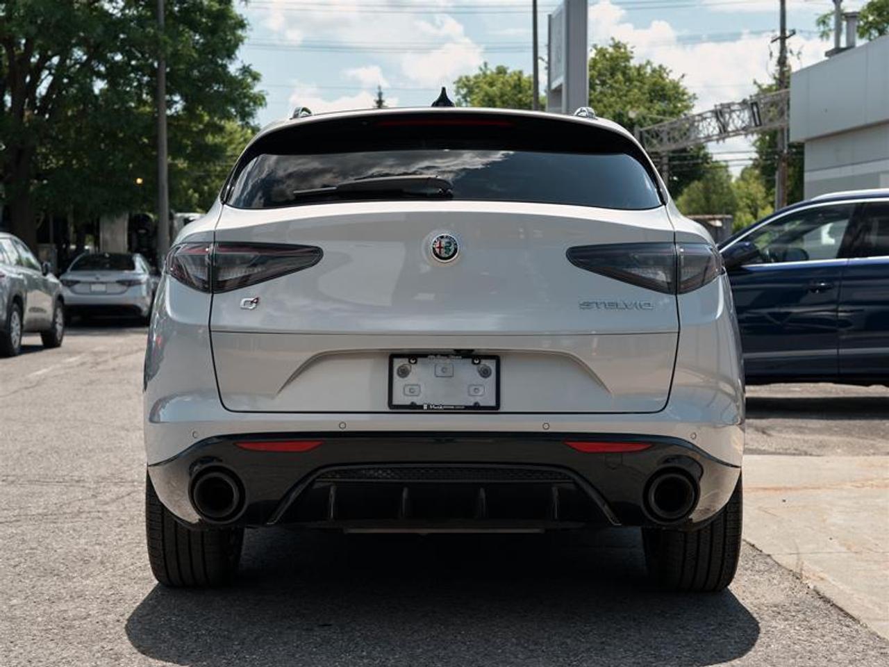 2025 Alfa Romeo Stelvio AWD Photo