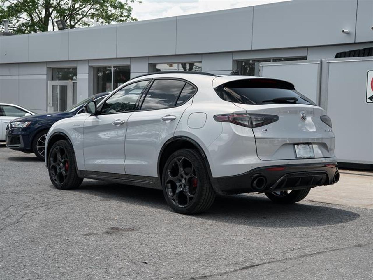 2025 Alfa Romeo Stelvio AWD Photo