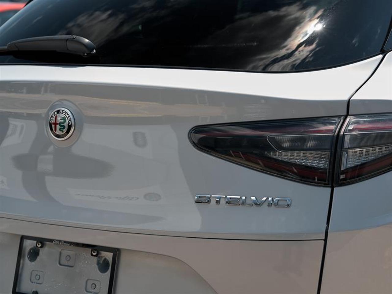 2025 Alfa Romeo Stelvio AWD Photo
