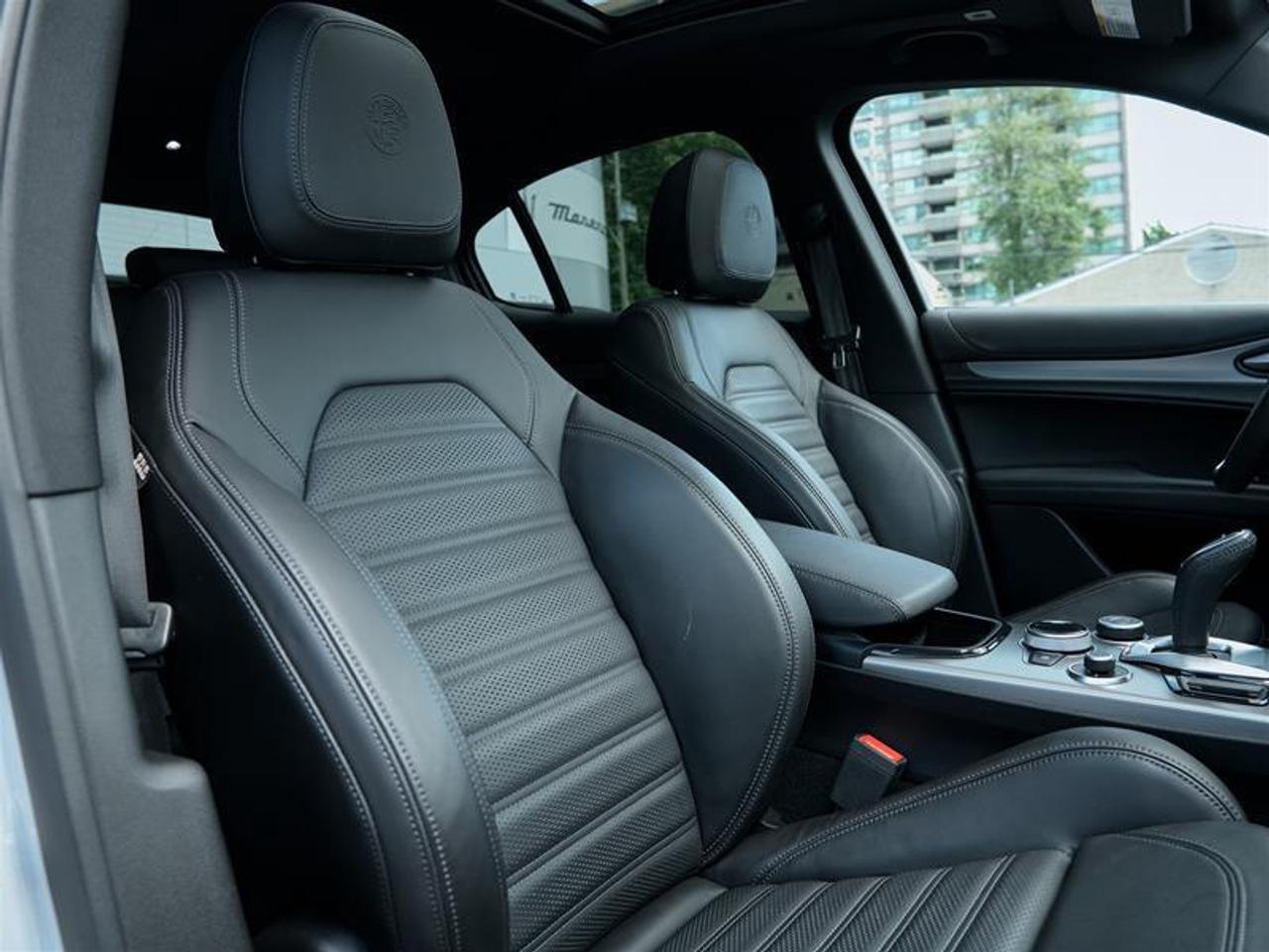 2025 Alfa Romeo Stelvio AWD Photo