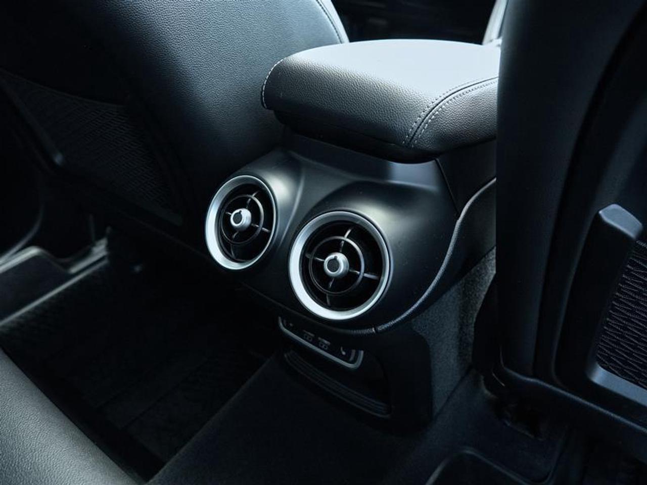 2025 Alfa Romeo Stelvio AWD Photo