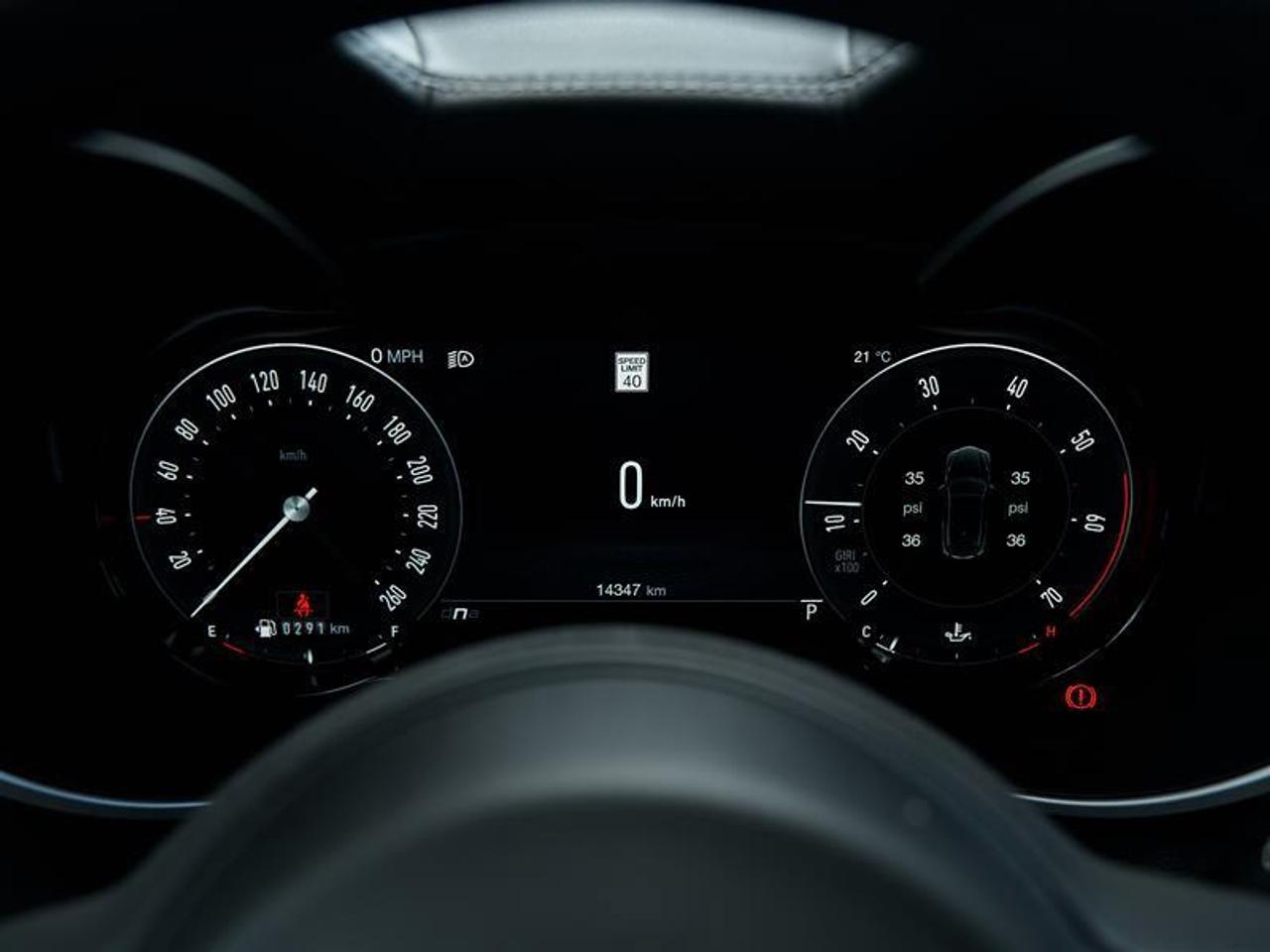 2025 Alfa Romeo Stelvio AWD Photo