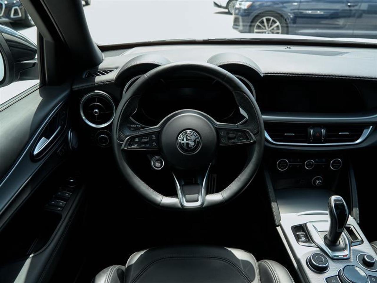 2025 Alfa Romeo Stelvio AWD Photo