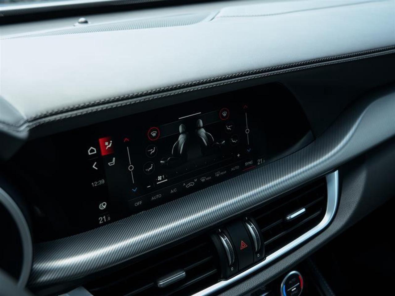2025 Alfa Romeo Stelvio AWD Photo