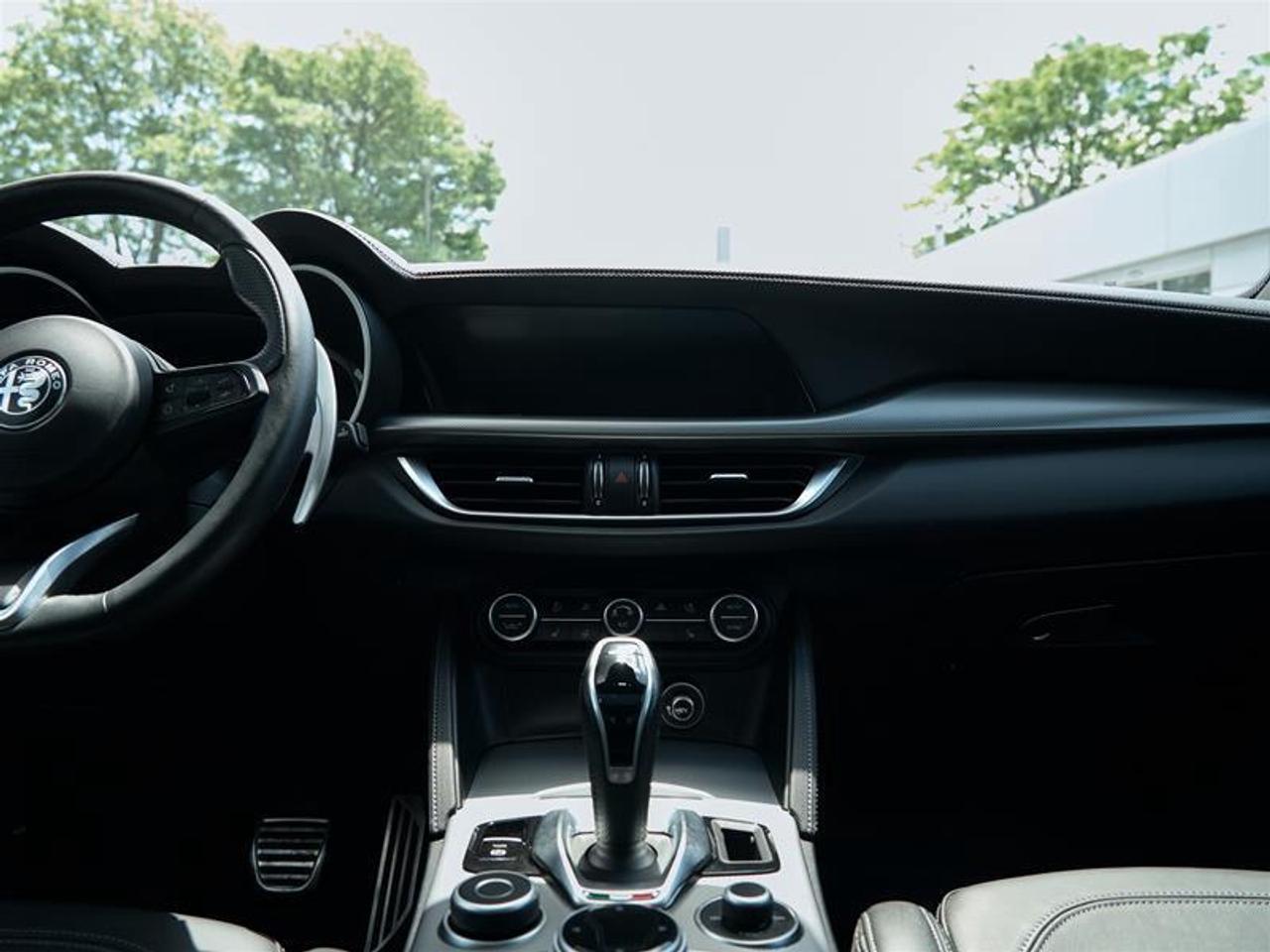 2025 Alfa Romeo Stelvio AWD Photo