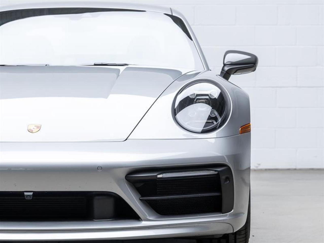 2023 Porsche 911  Photo4