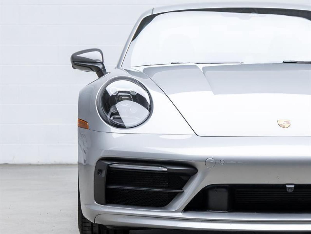 2023 Porsche 911  Photo3
