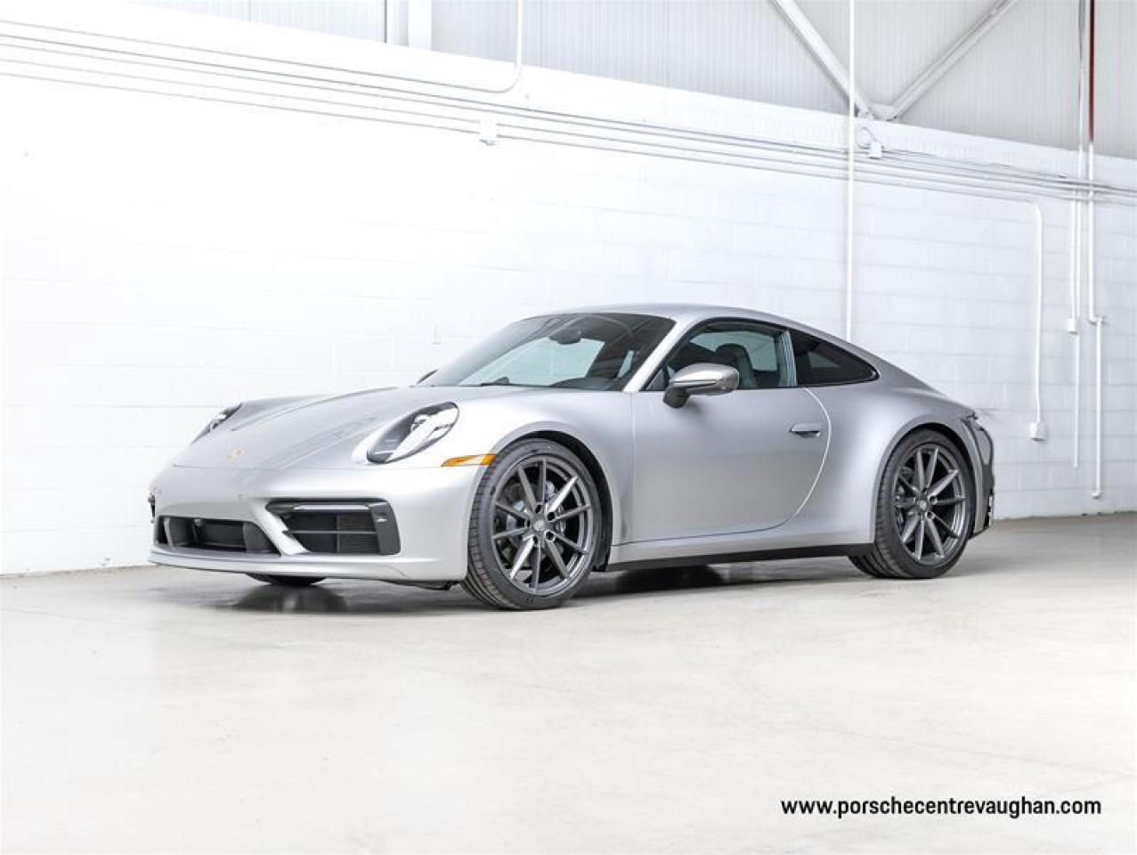 2023 Porsche 911  Photo0