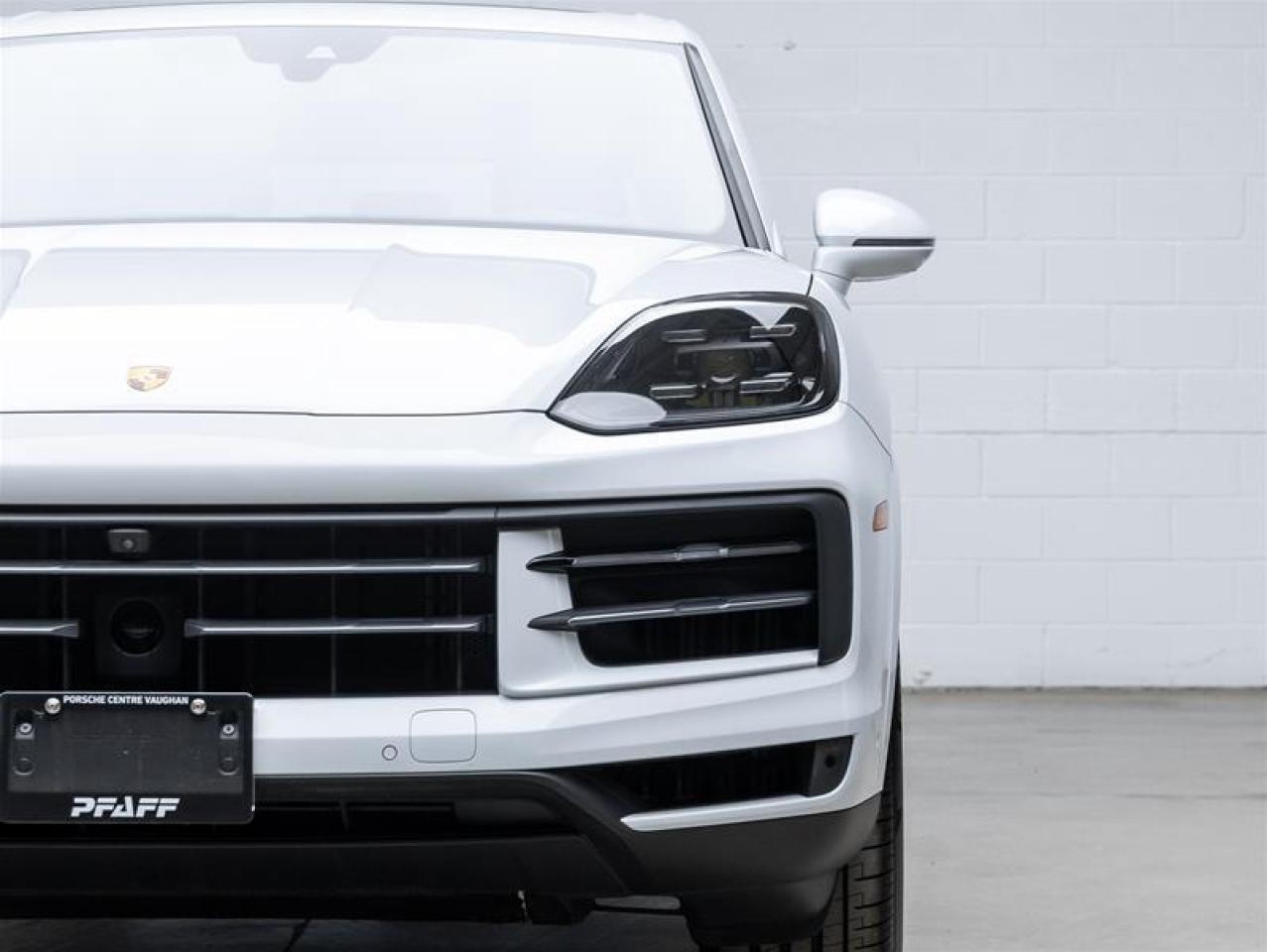 2024 Porsche Cayenne  Photo3