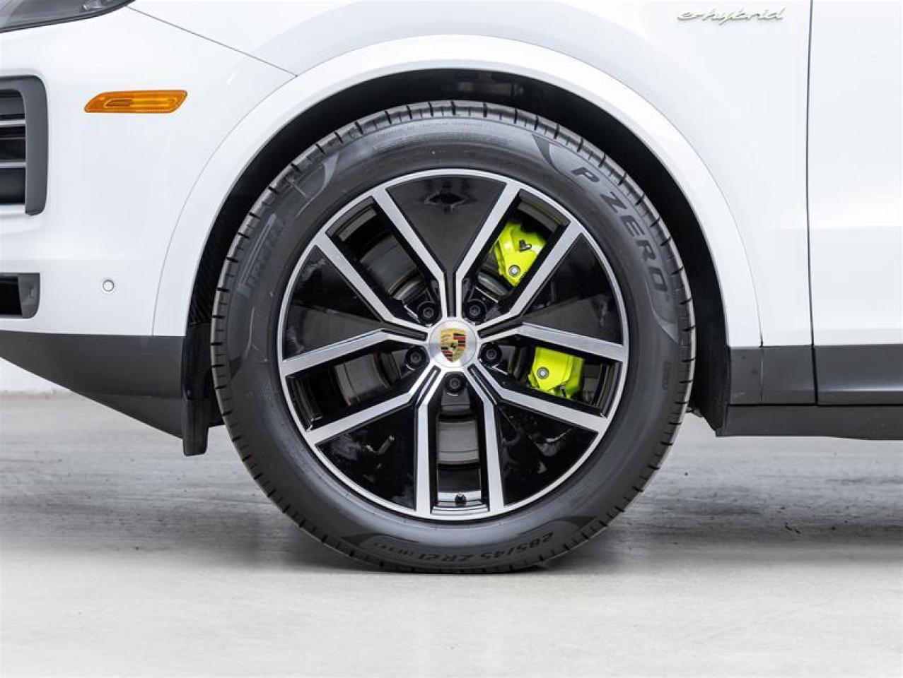 2024 Porsche Cayenne  Photo