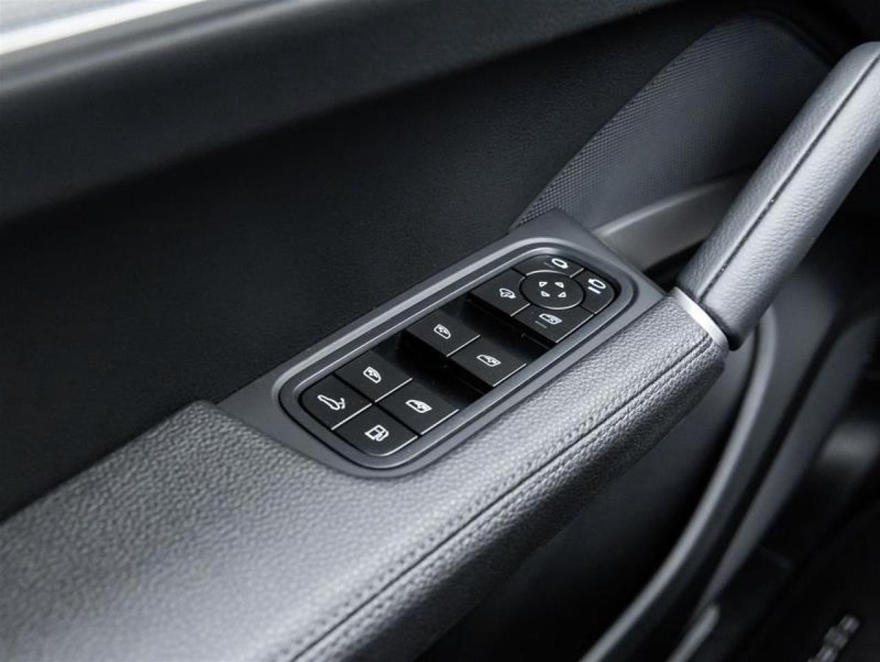 2024 Porsche Cayenne  Photo