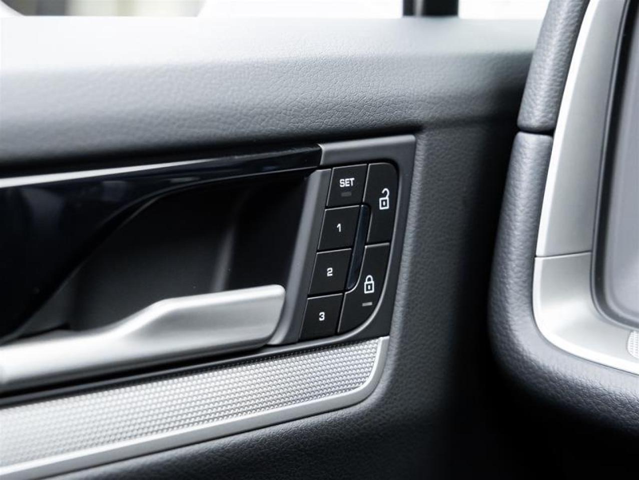 2024 Porsche Cayenne  Photo