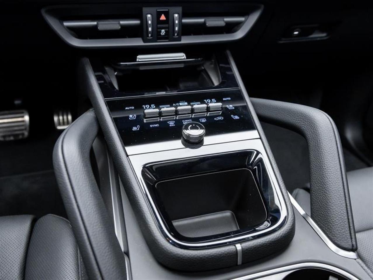 2024 Porsche Cayenne  Photo