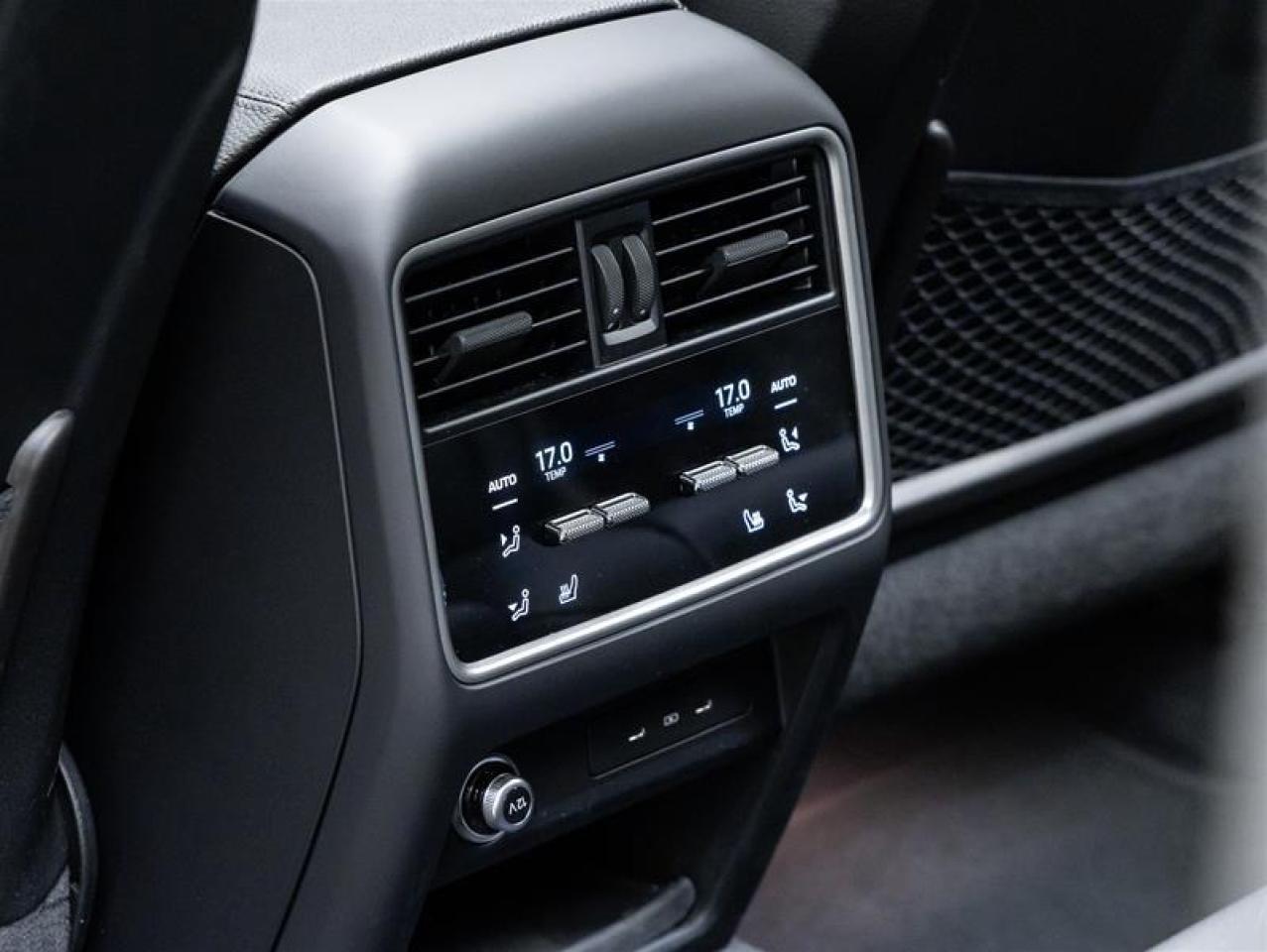 2024 Porsche Cayenne  Photo