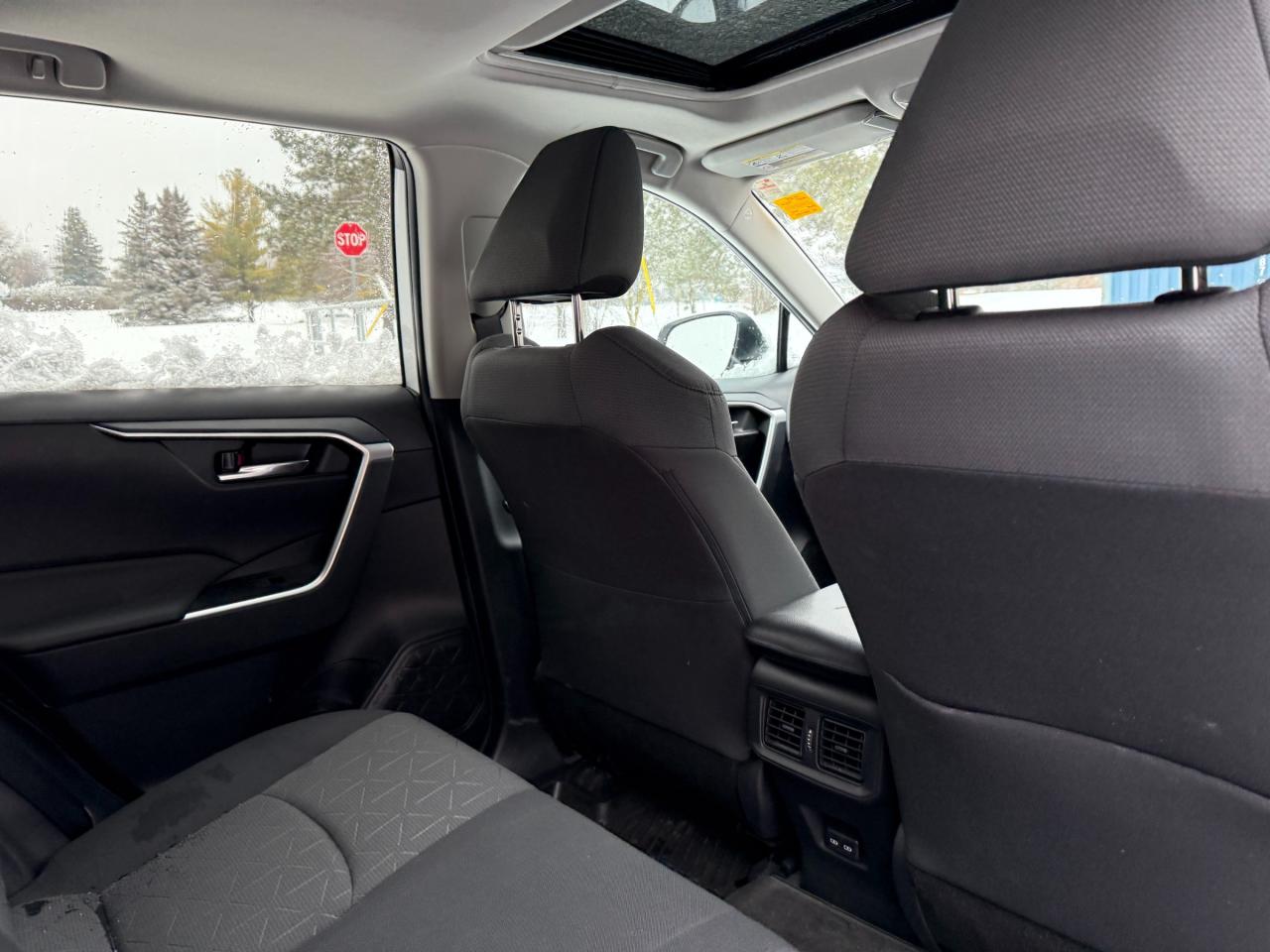 2022 Toyota RAV4 XLE 4dr All-wheel Drive Photo