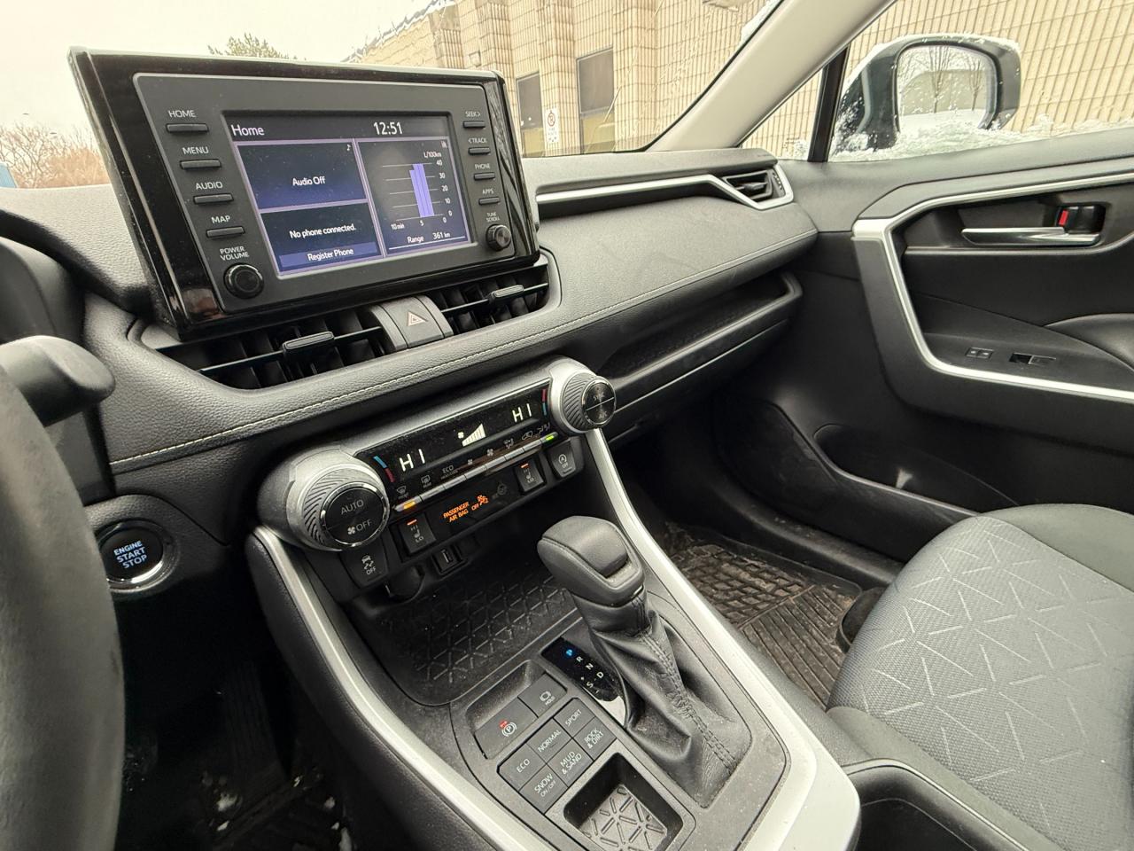 2022 Toyota RAV4 XLE 4dr All-wheel Drive Photo